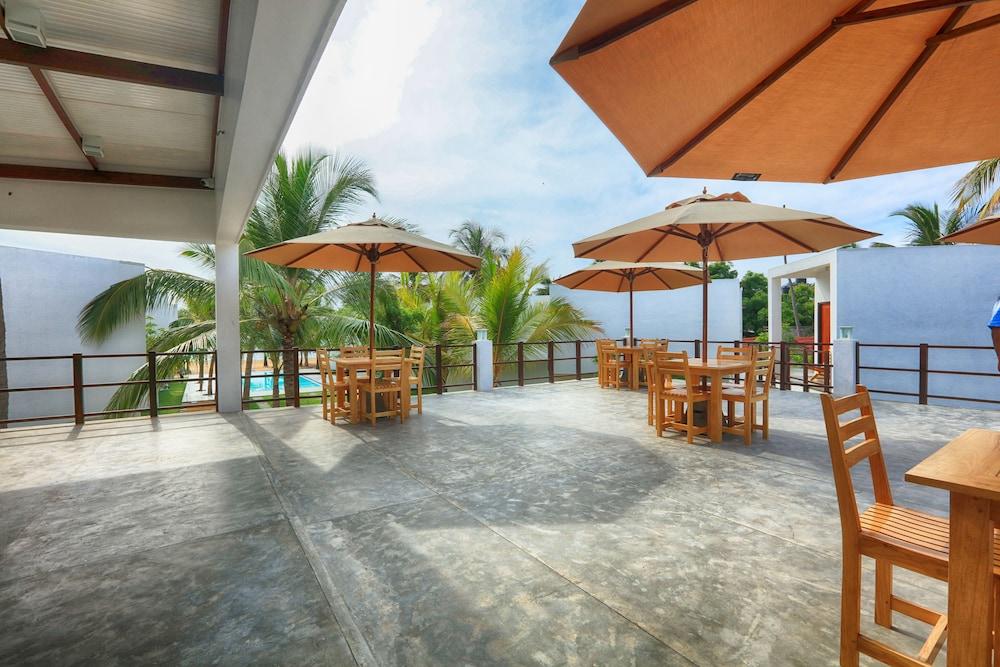 Arugambay Roccos Hotel Vịnh Arugam Ngoại thất bức ảnh