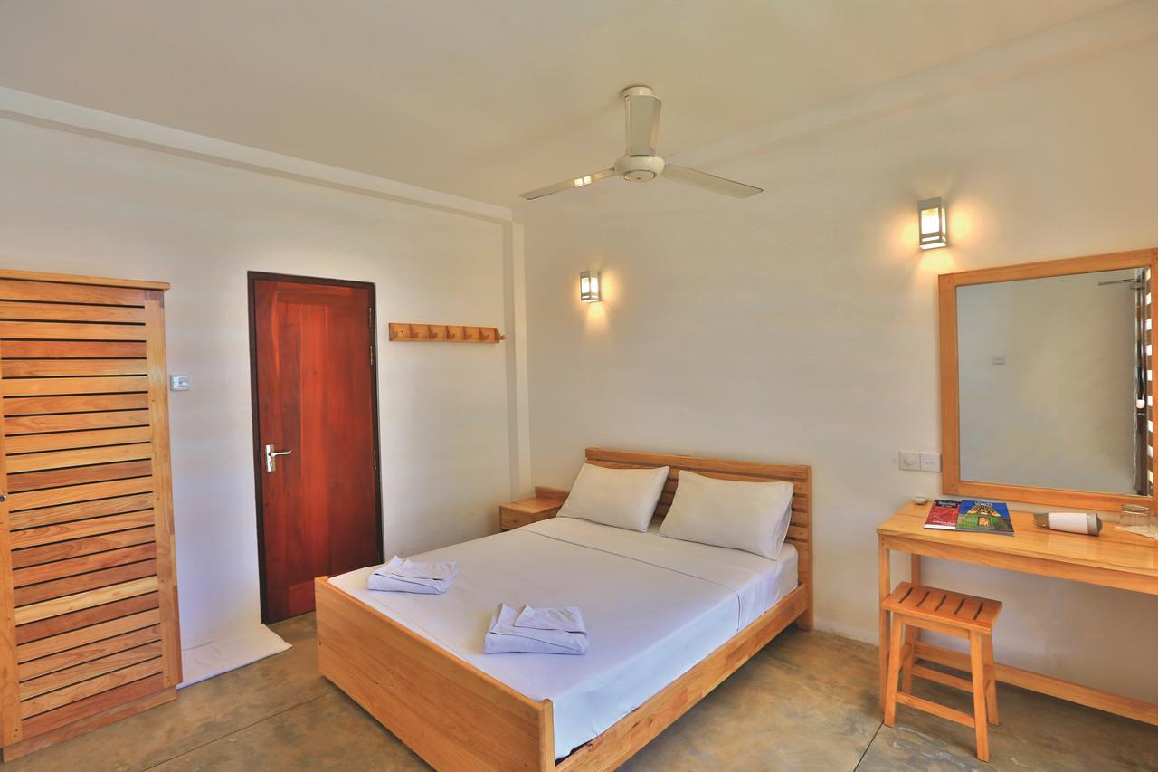 Arugambay Roccos Hotel Vịnh Arugam Ngoại thất bức ảnh